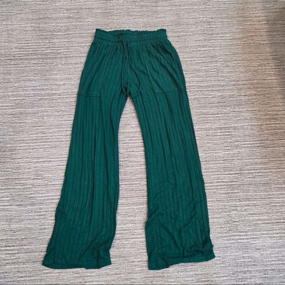 Super soft green yoga pants, women’s size XS